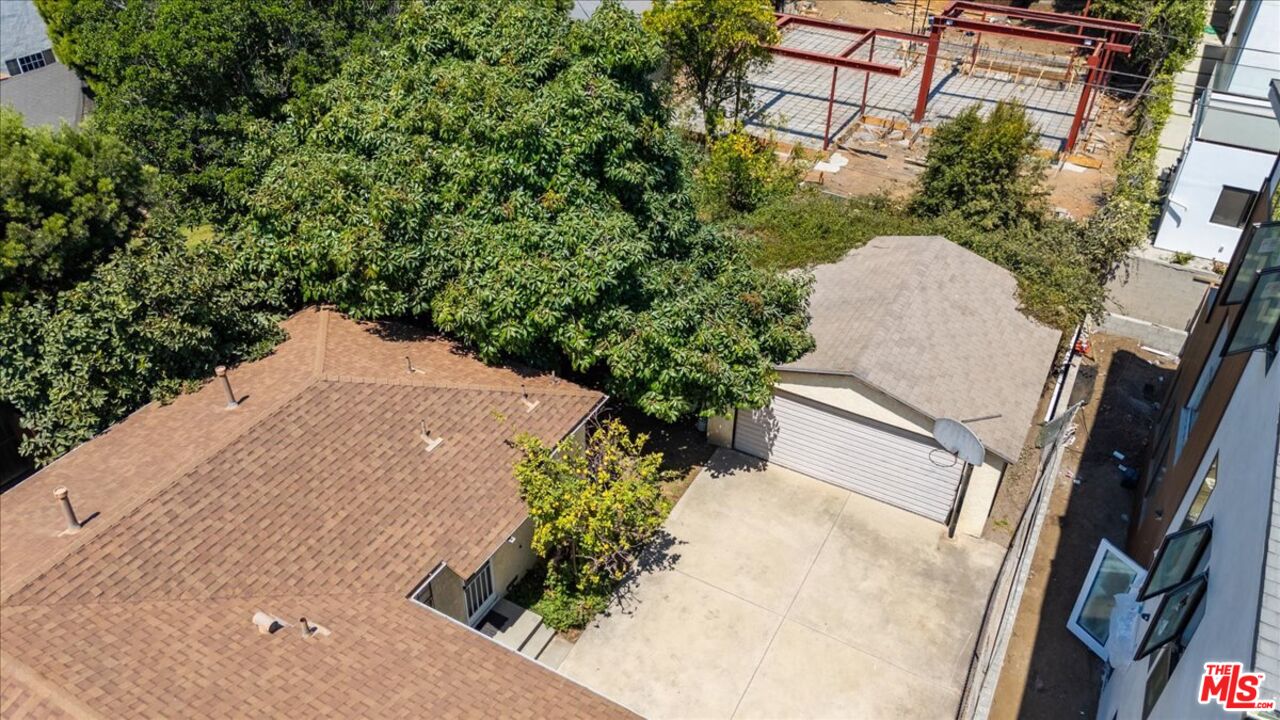 1912 Barry Ave