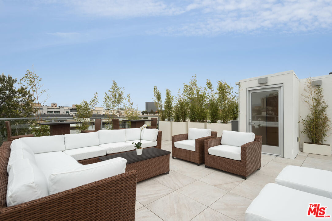 11962 GORHAM AVE Unit: 3