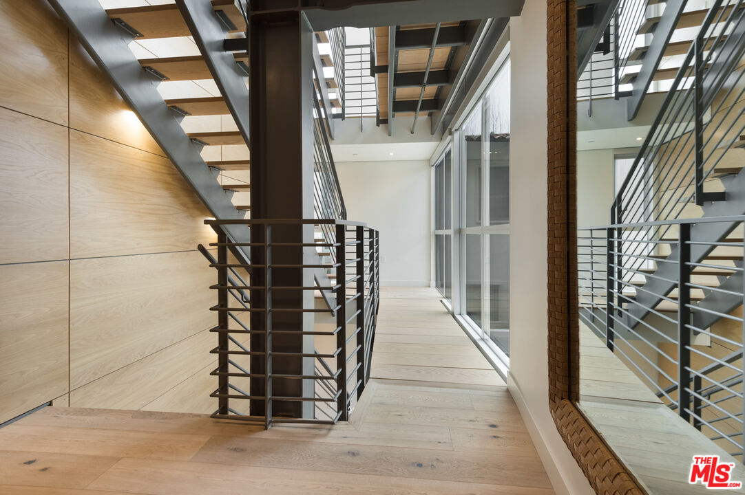 11962 GORHAM AVE Unit: 3