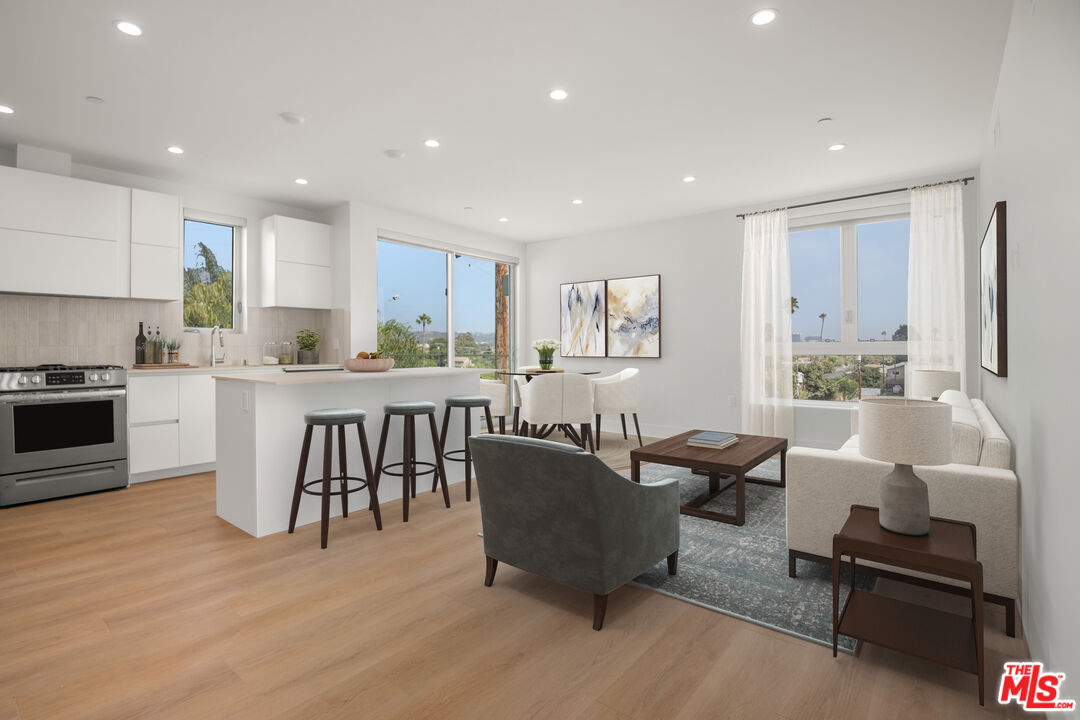 4418 S Slauson Ave Unit: 302