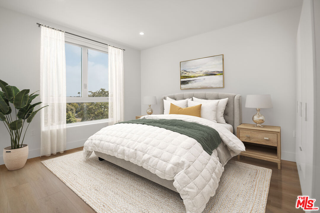 4418 S Slauson Ave Unit: 302