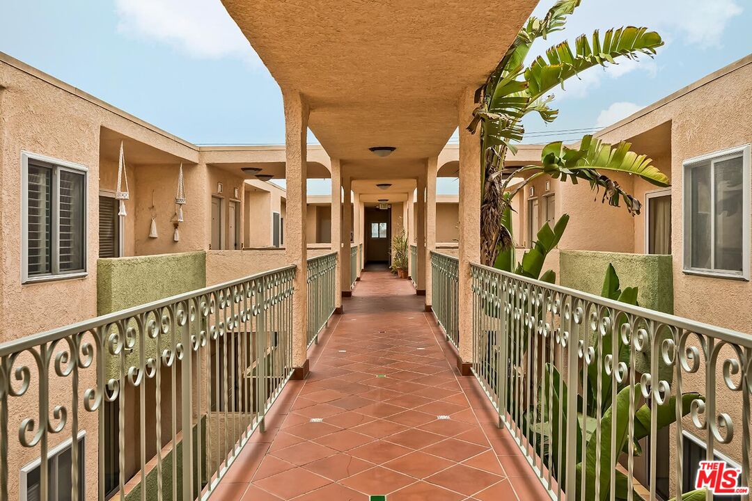 914 Lincoln Blvd Unit: 307