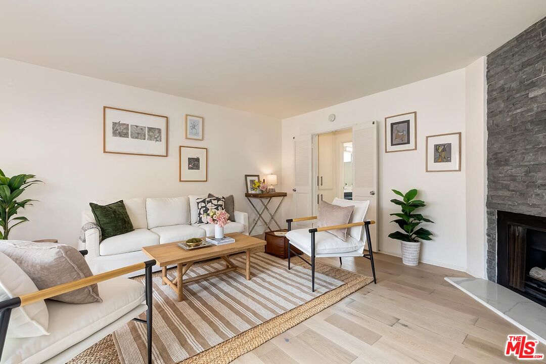 914 Lincoln Blvd Unit: 307