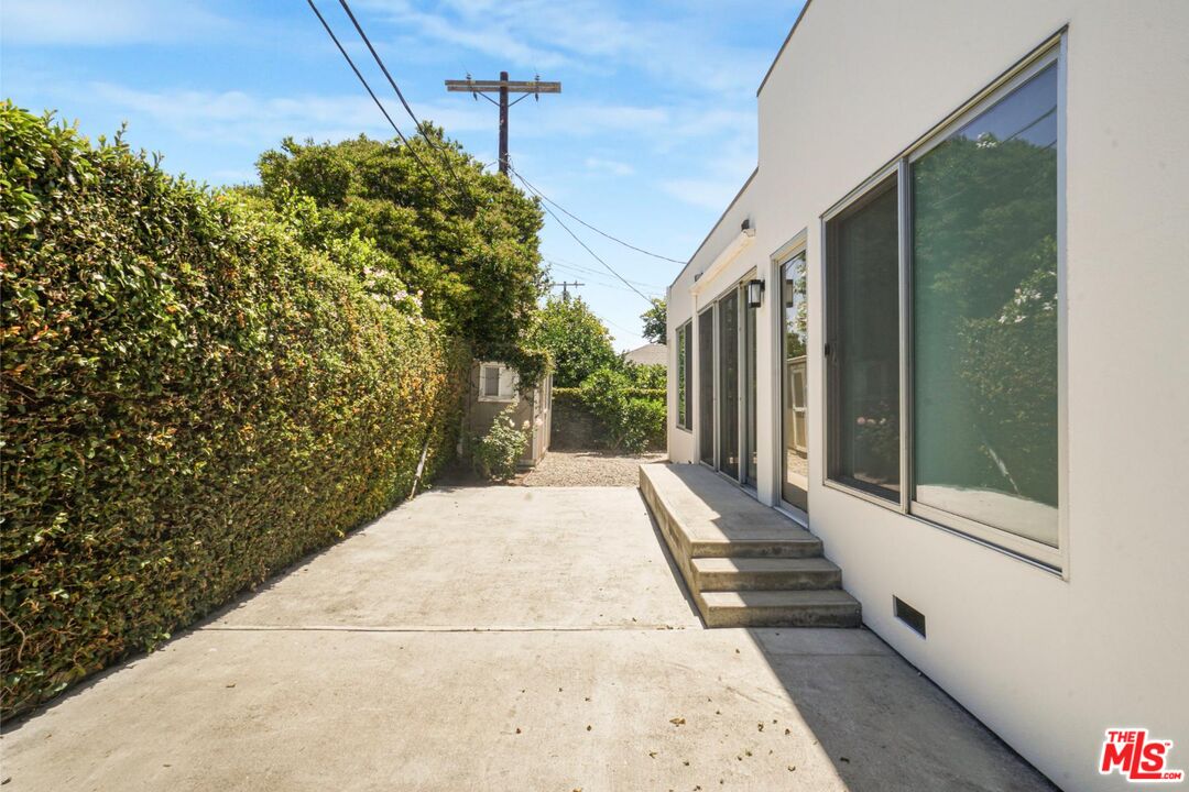 2700 Coolidge Ave
