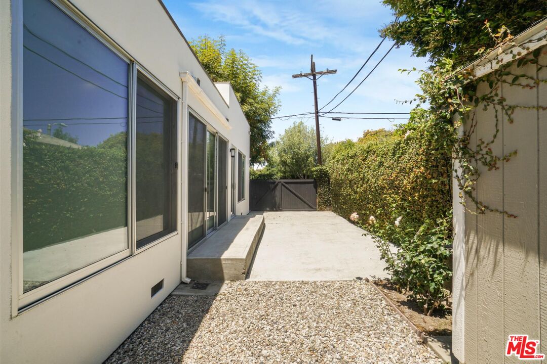 2700 Coolidge Ave