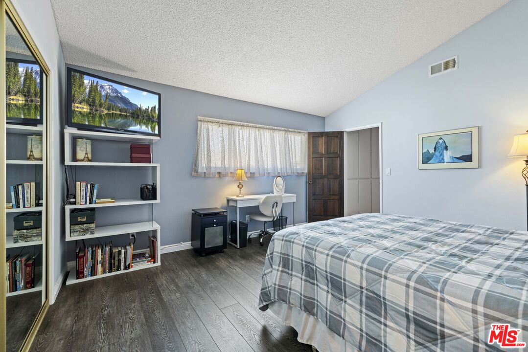 2701 Voorhees Ave Unit: 3