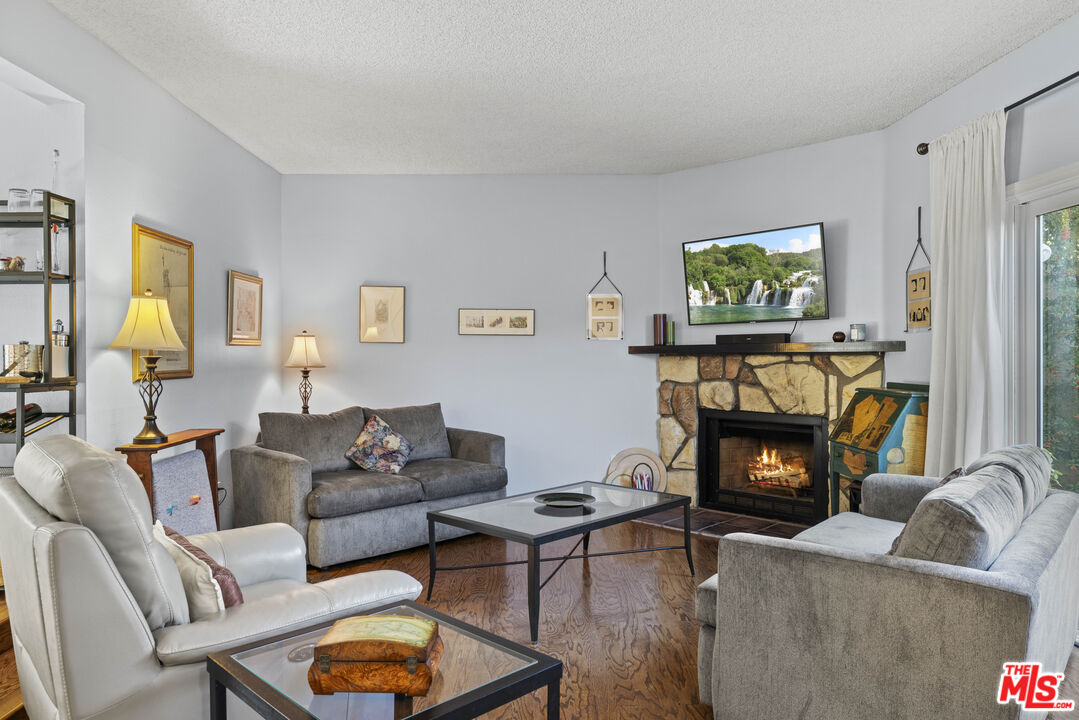 2701 Voorhees Ave Unit: 3