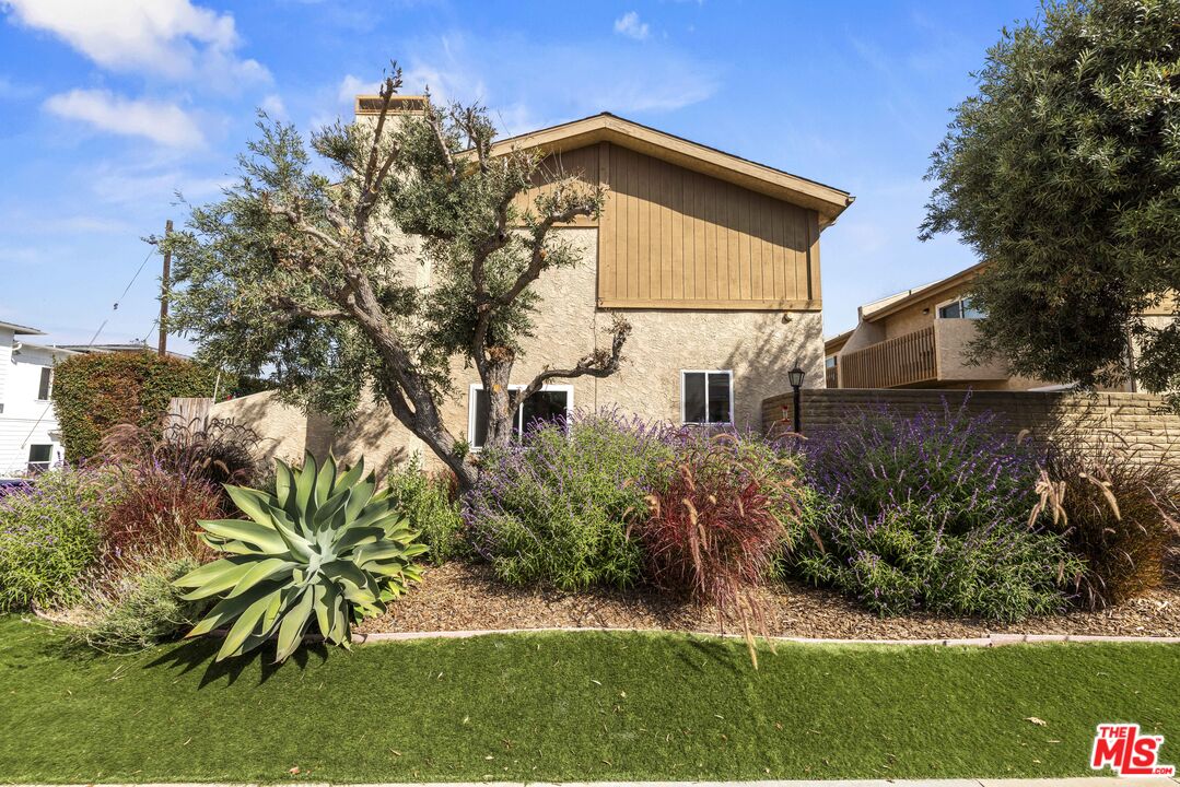 2701 Voorhees Ave Unit: 3