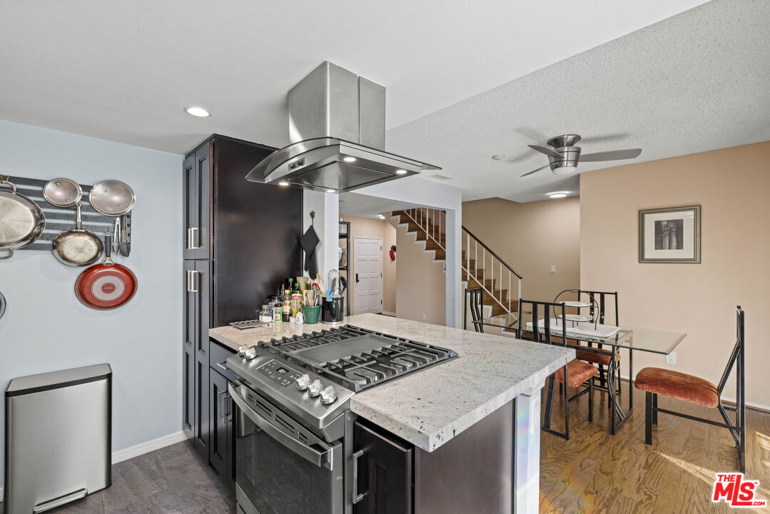 2701 Voorhees Ave Unit: 3