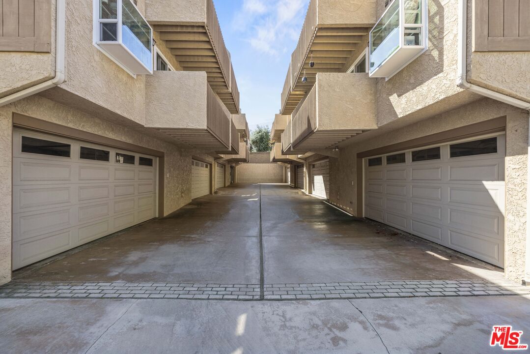 2701 Voorhees Ave Unit: 3