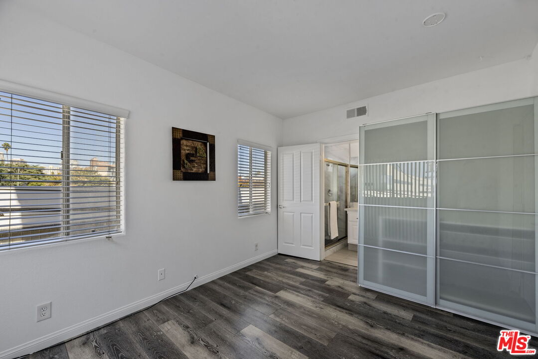 1811 MANNING AVE Unit: 202