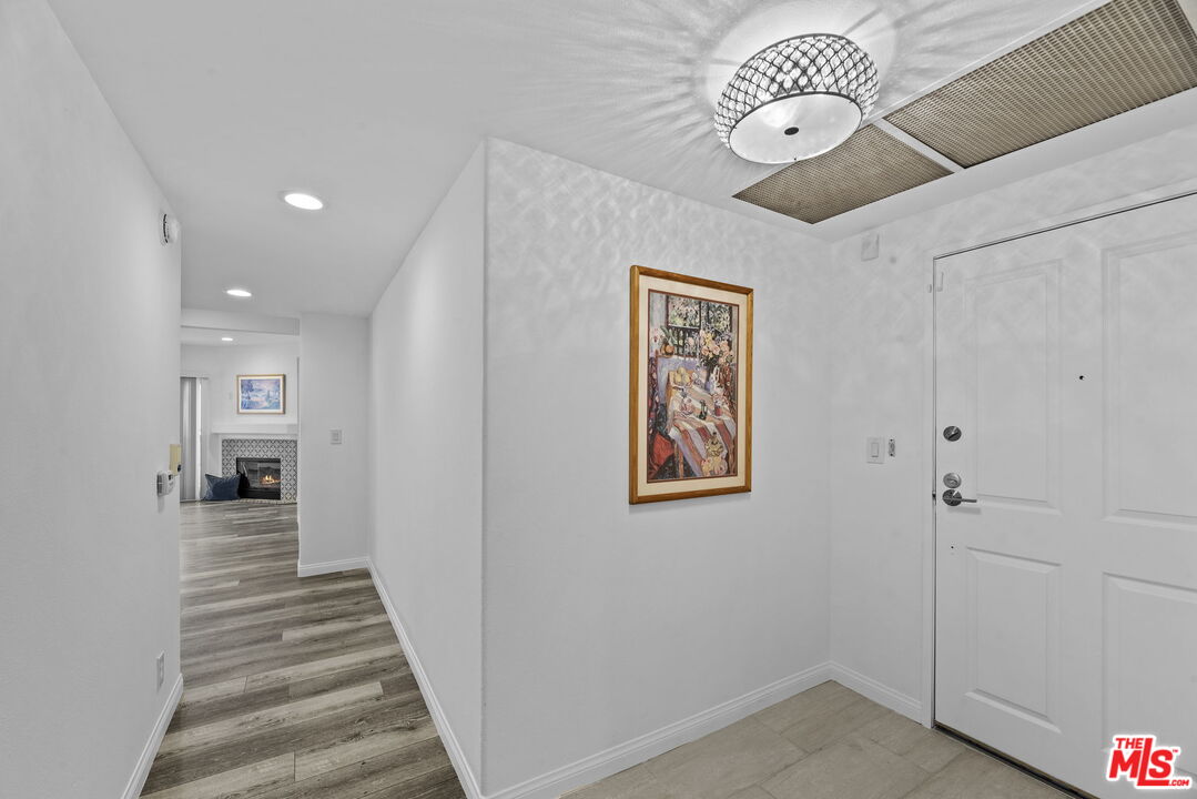 1811 MANNING AVE Unit: 202