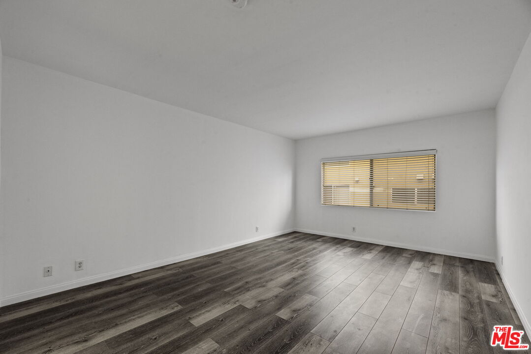 1811 MANNING AVE Unit: 202