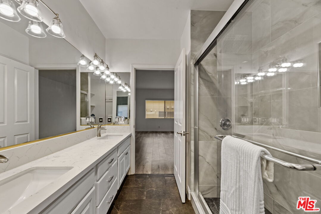 1811 MANNING AVE Unit: 202