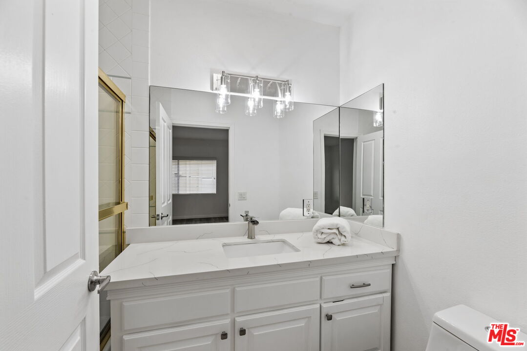 1811 MANNING AVE Unit: 202