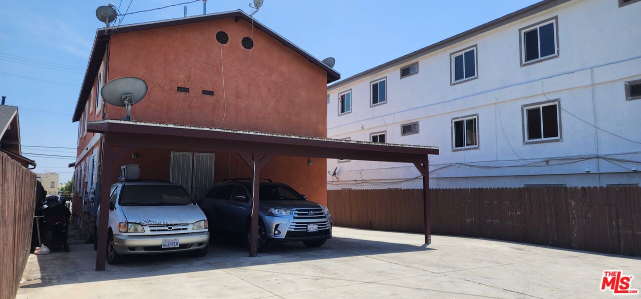 1873 W Jefferson Blvd