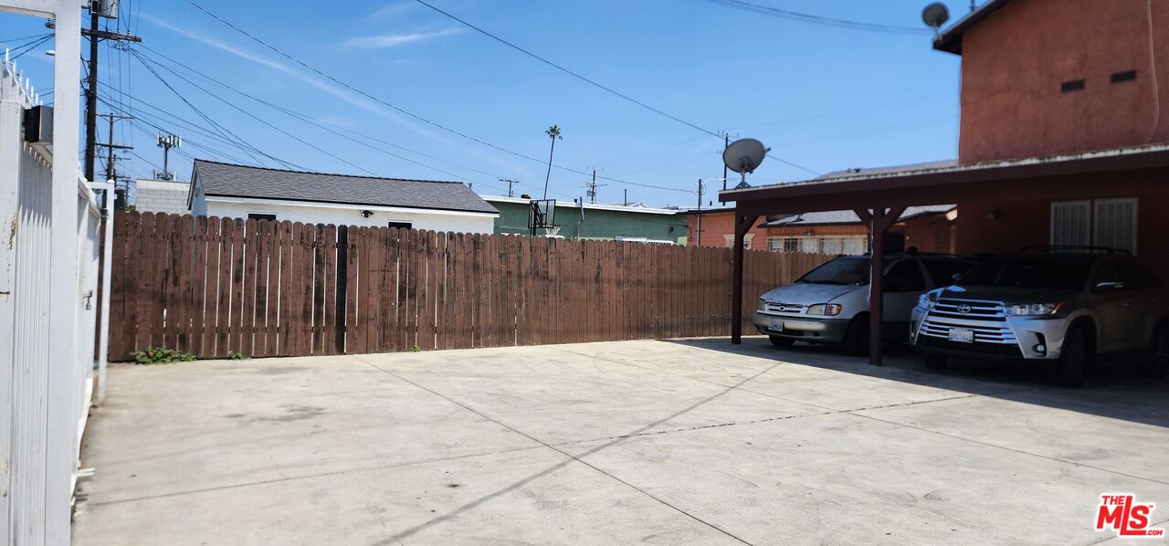 1873 W Jefferson Blvd