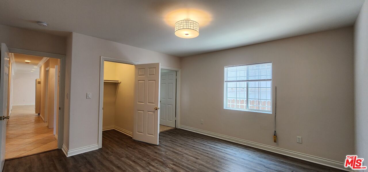 1873 W Jefferson Blvd