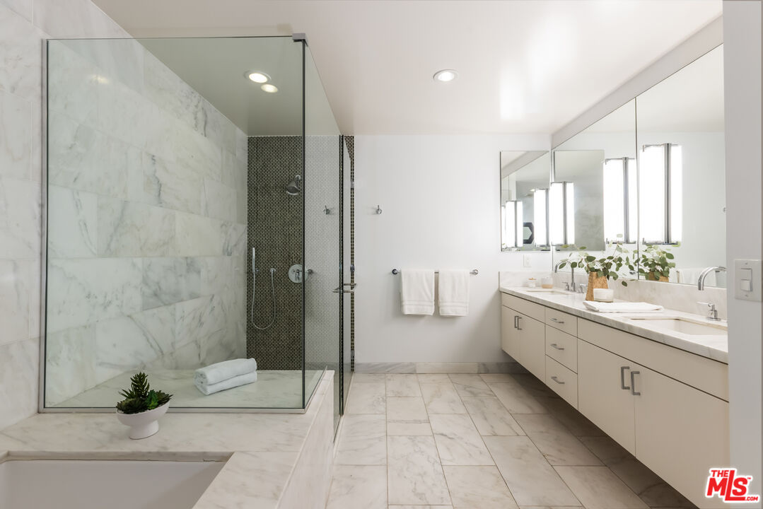 1705 Ocean Ave Unit: 205