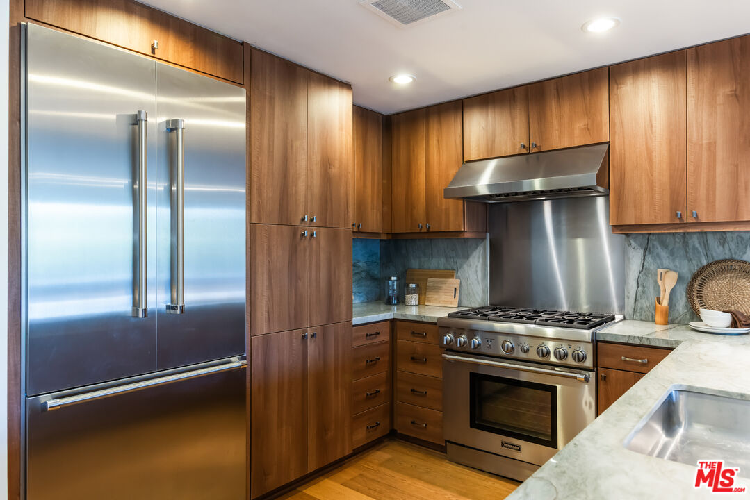 1705 Ocean Ave Unit: 205