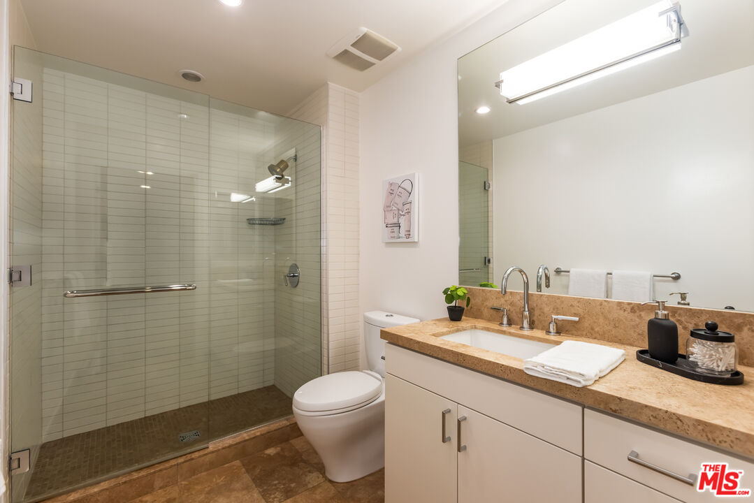 1705 Ocean Ave Unit: 205