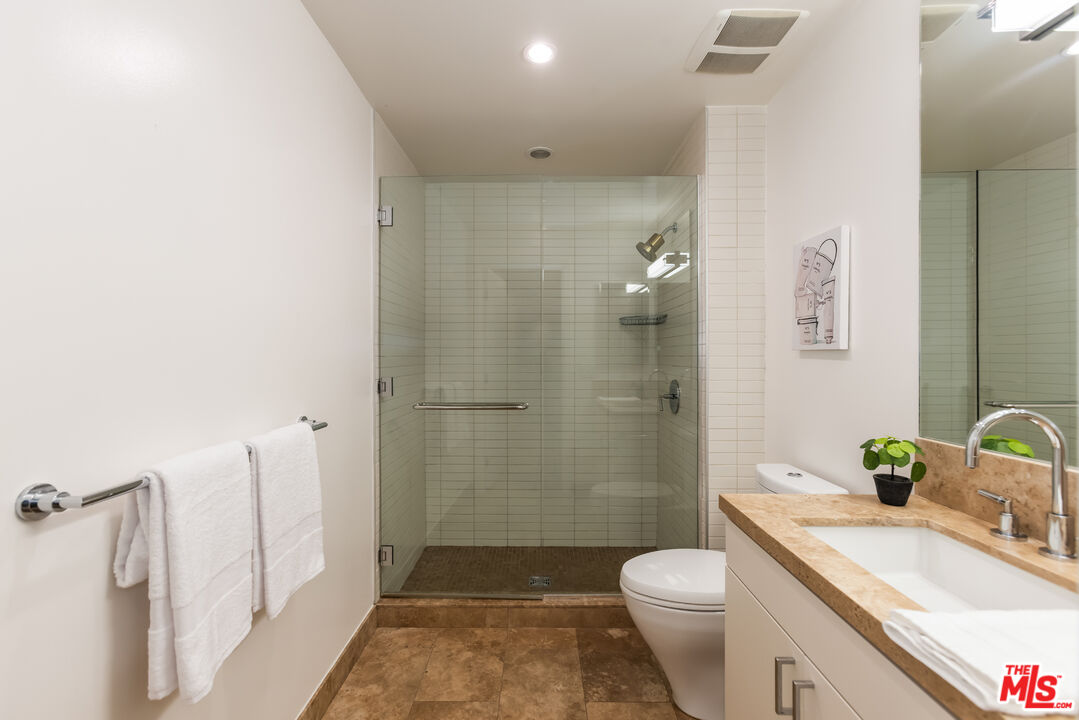 1705 Ocean Ave Unit: 205