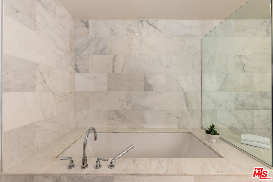 1705 Ocean Ave Unit: 205