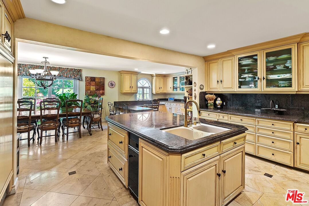3541 Westfall Dr