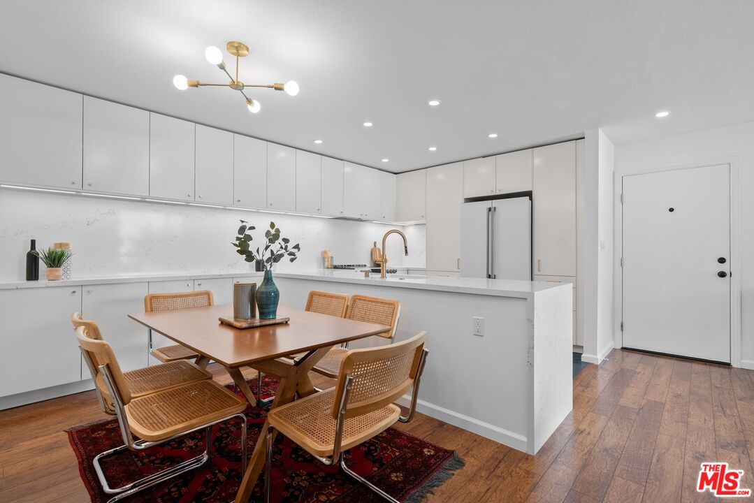 4900 Overland Ave Unit: 295