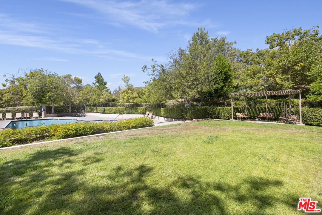 22210 Wildwood Pl