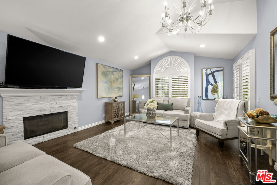22210 Wildwood Pl