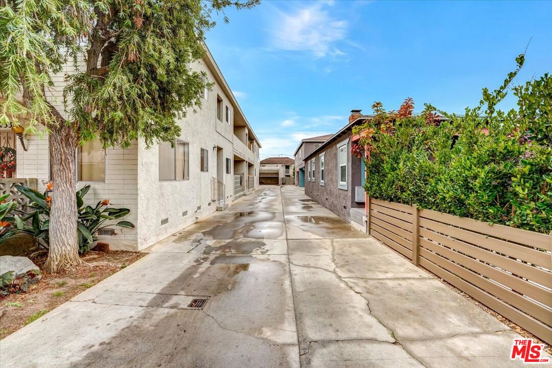 2336 34th St