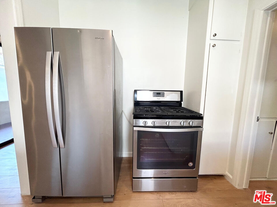 1148 N Formosa Ave Unit: 9