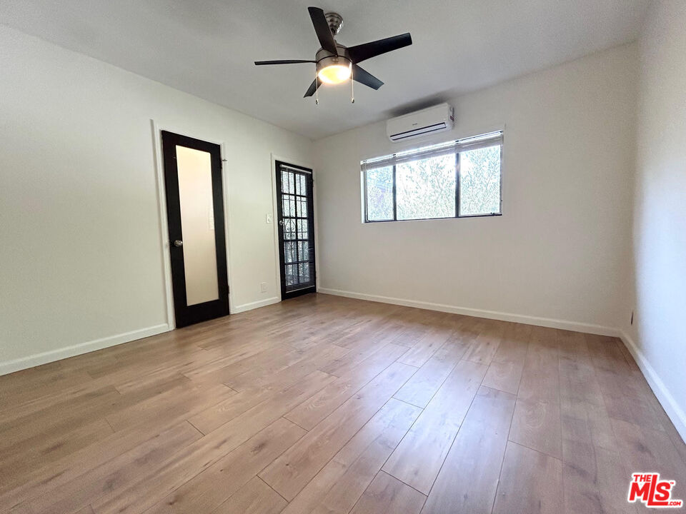 1148 N Formosa Ave Unit: 9