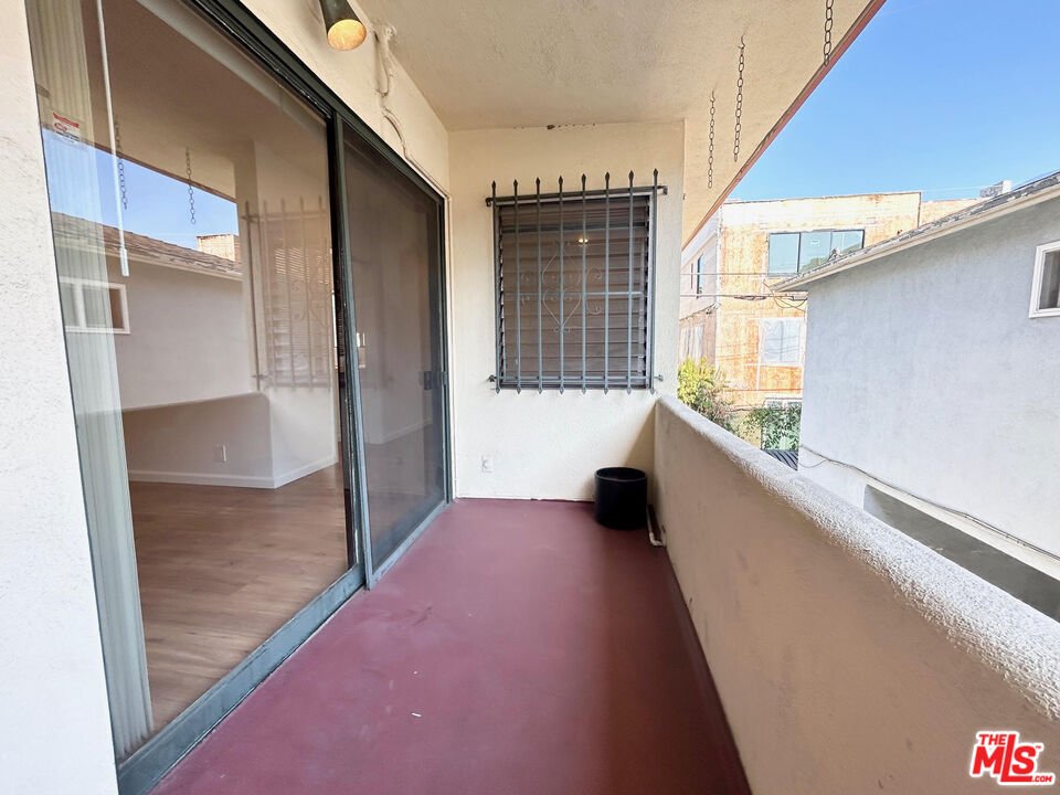 1148 N Formosa Ave Unit: 9