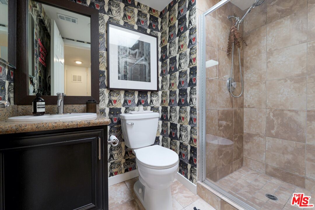 12530 Venice Blvd Unit: 8