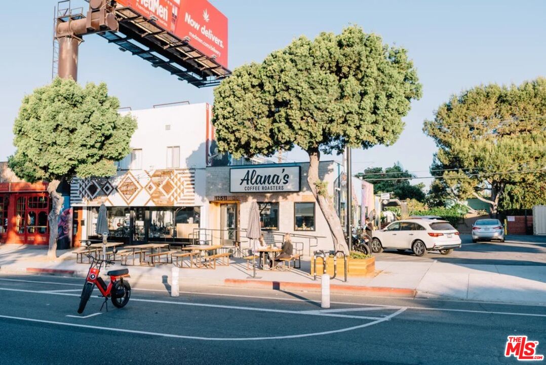 12530 Venice Blvd Unit: 8