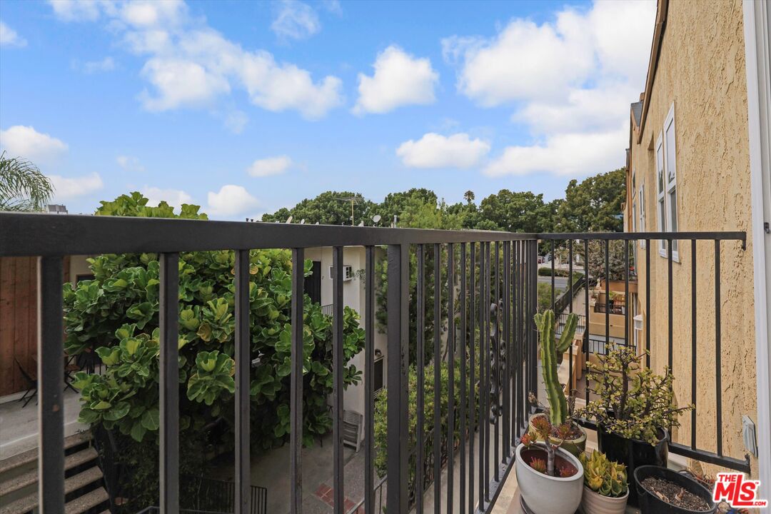 12530 Venice Blvd Unit: 8