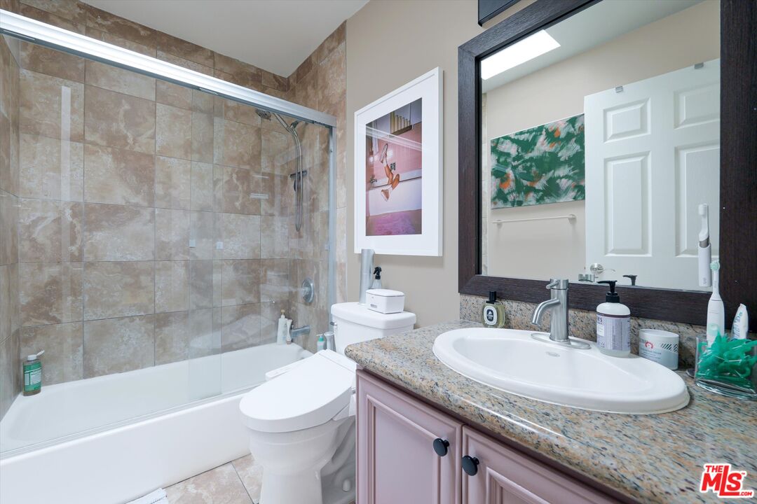 12530 Venice Blvd Unit: 8