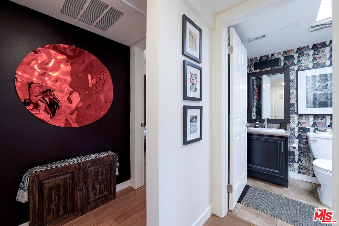 12530 Venice Blvd Unit: 8