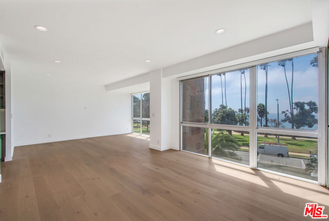 515 Ocean Ave Unit: 402S