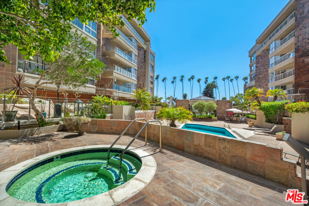 515 Ocean Ave Unit: 402S