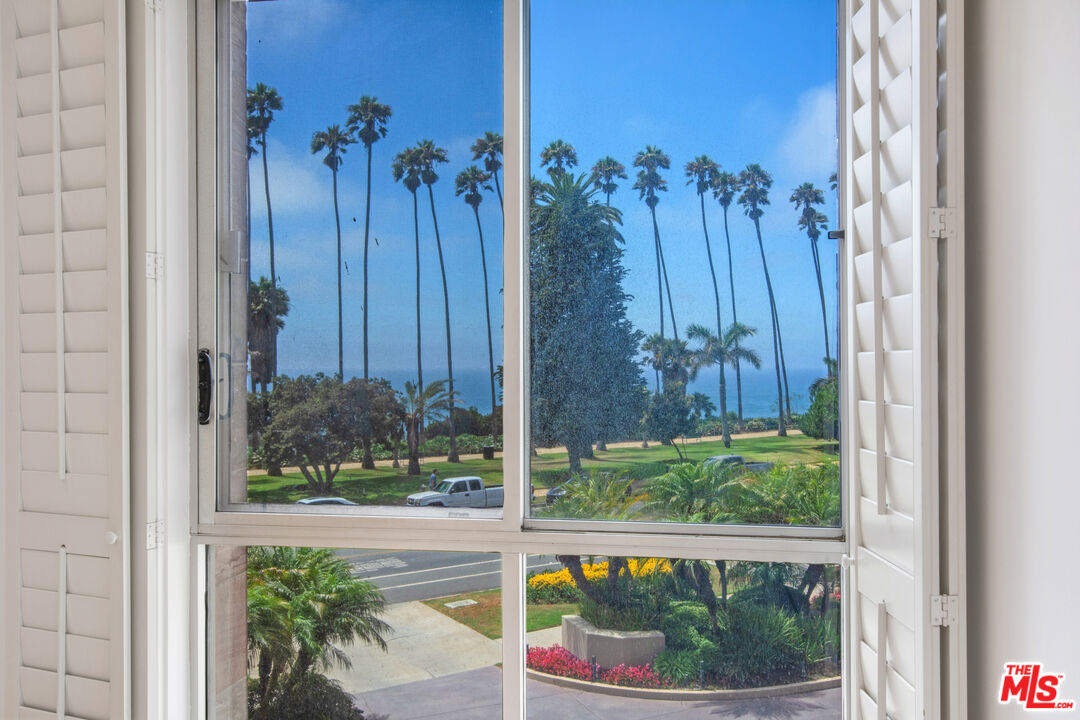 515 Ocean Ave Unit: 402S