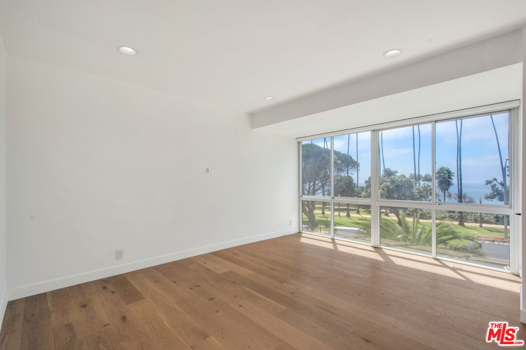 515 Ocean Ave Unit: 402S