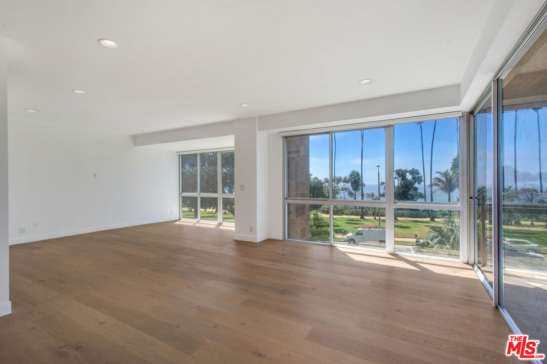 515 Ocean Ave Unit: 402S