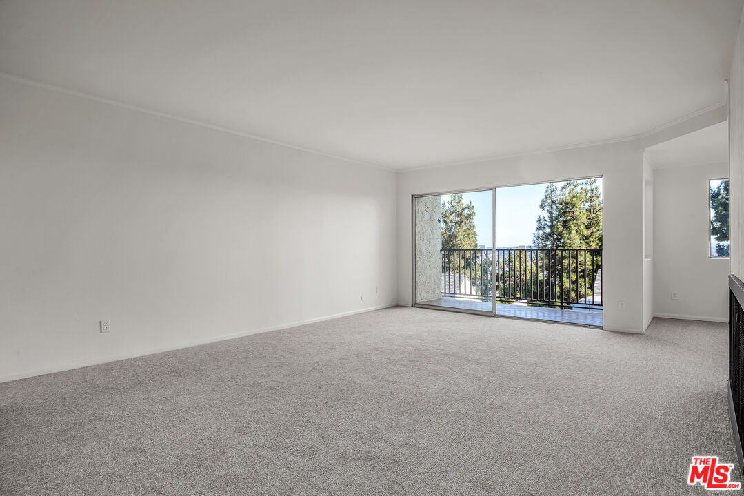 1230 Horn Ave Unit: 401