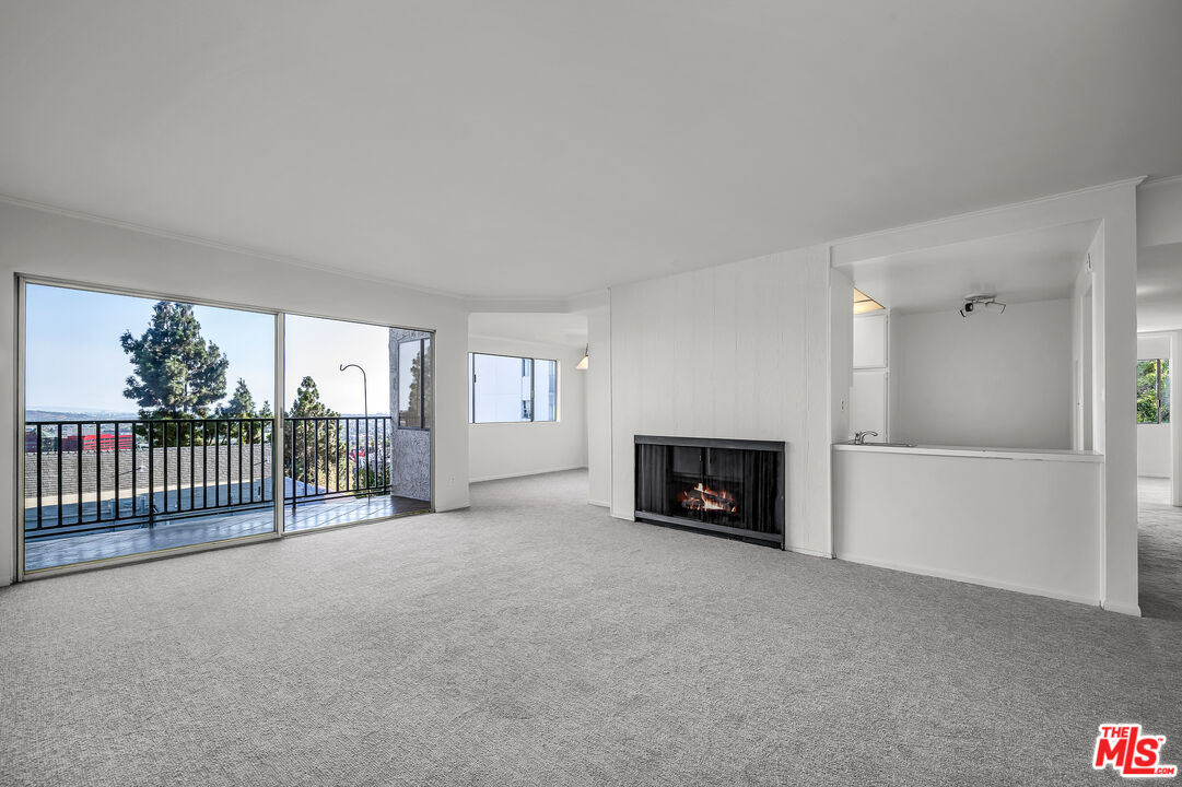 1230 Horn Ave Unit: 401