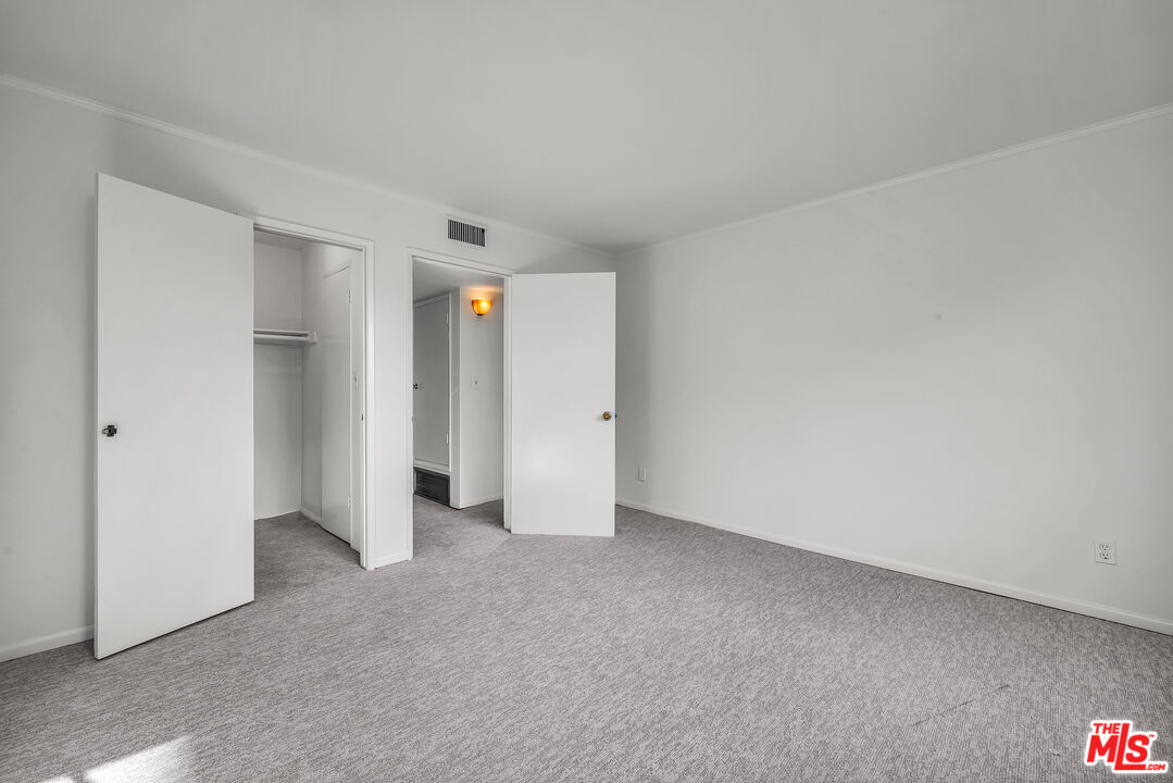 1230 Horn Ave Unit: 401