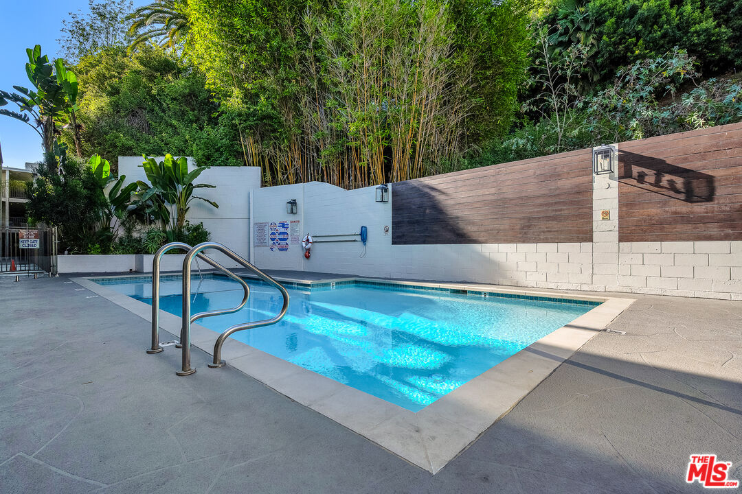 1230 Horn Ave Unit: 401