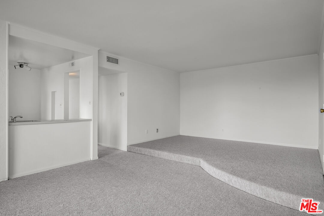 1230 Horn Ave Unit: 401